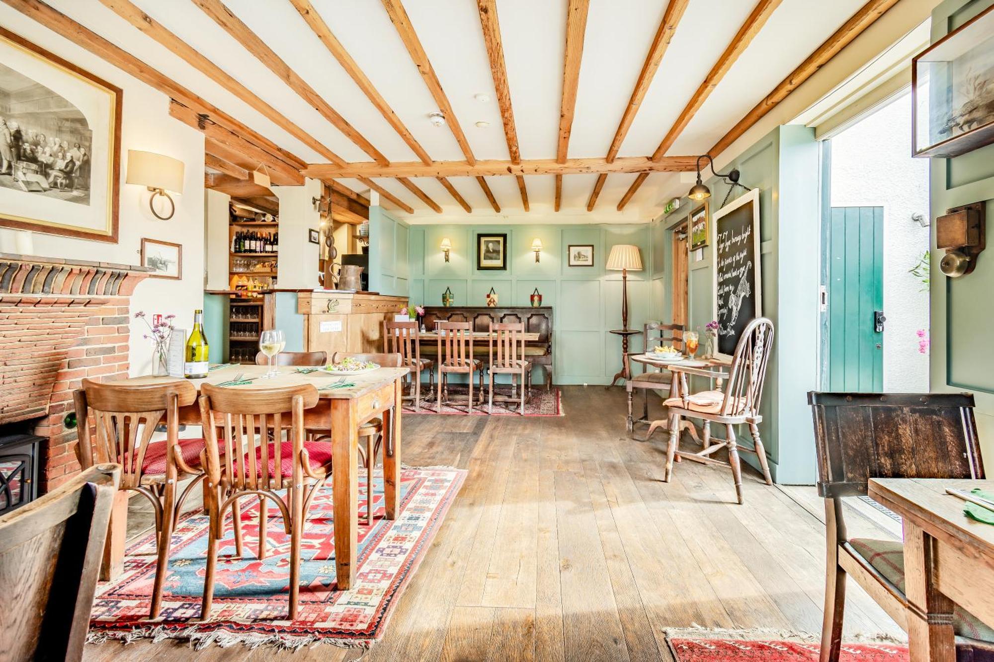 Tiger Inn - Elizabeth Eastdean Kültér fotó